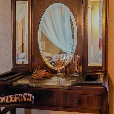 Nizzi Nuti Bed & Breakfast *